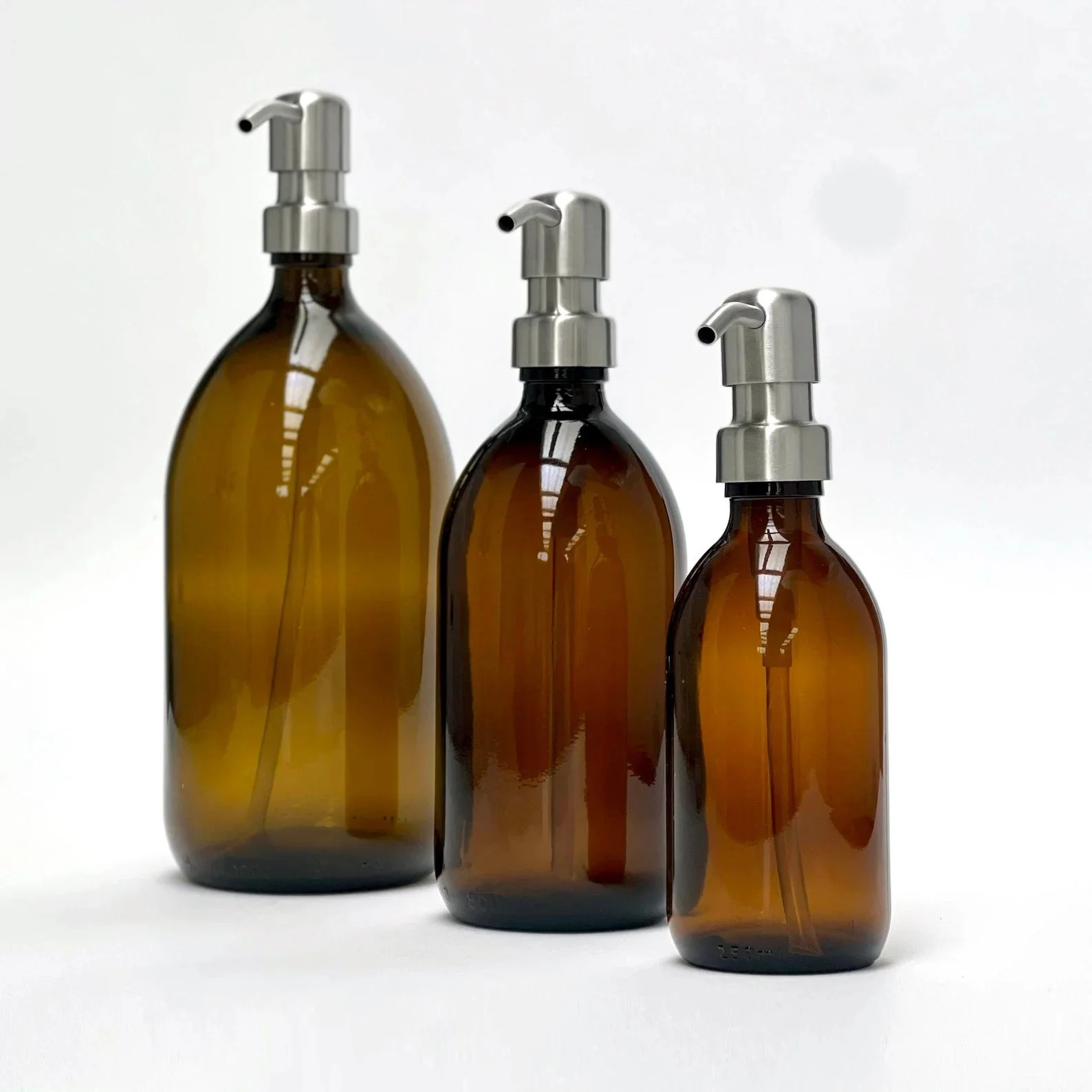 Amber Glass Bottle with Metal Pump - Image 3