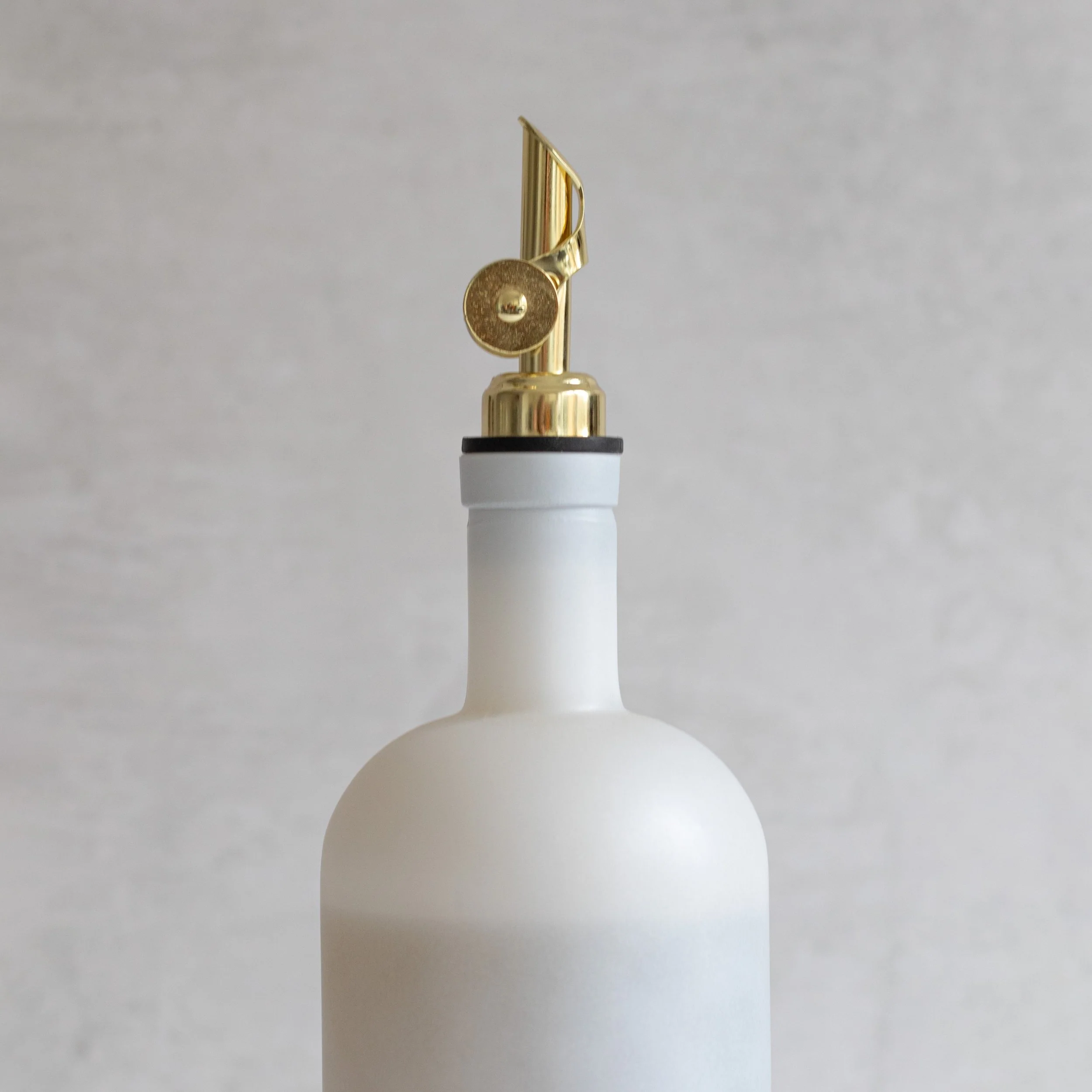 Frosted White Round Glass Oil Bottle 500 ML - Image 10
