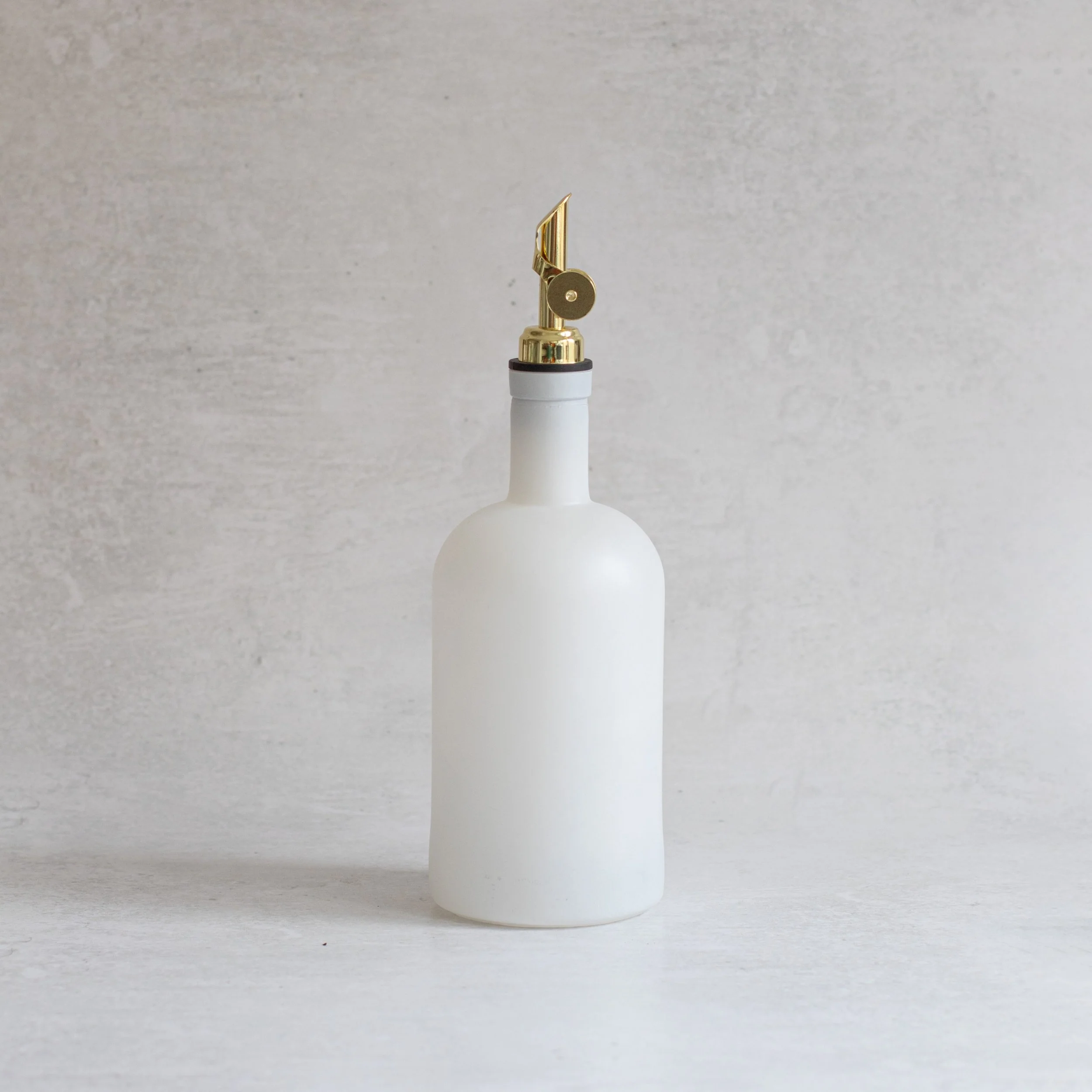 Frosted White Round Glass Oil Bottle 500 ML - Image 9