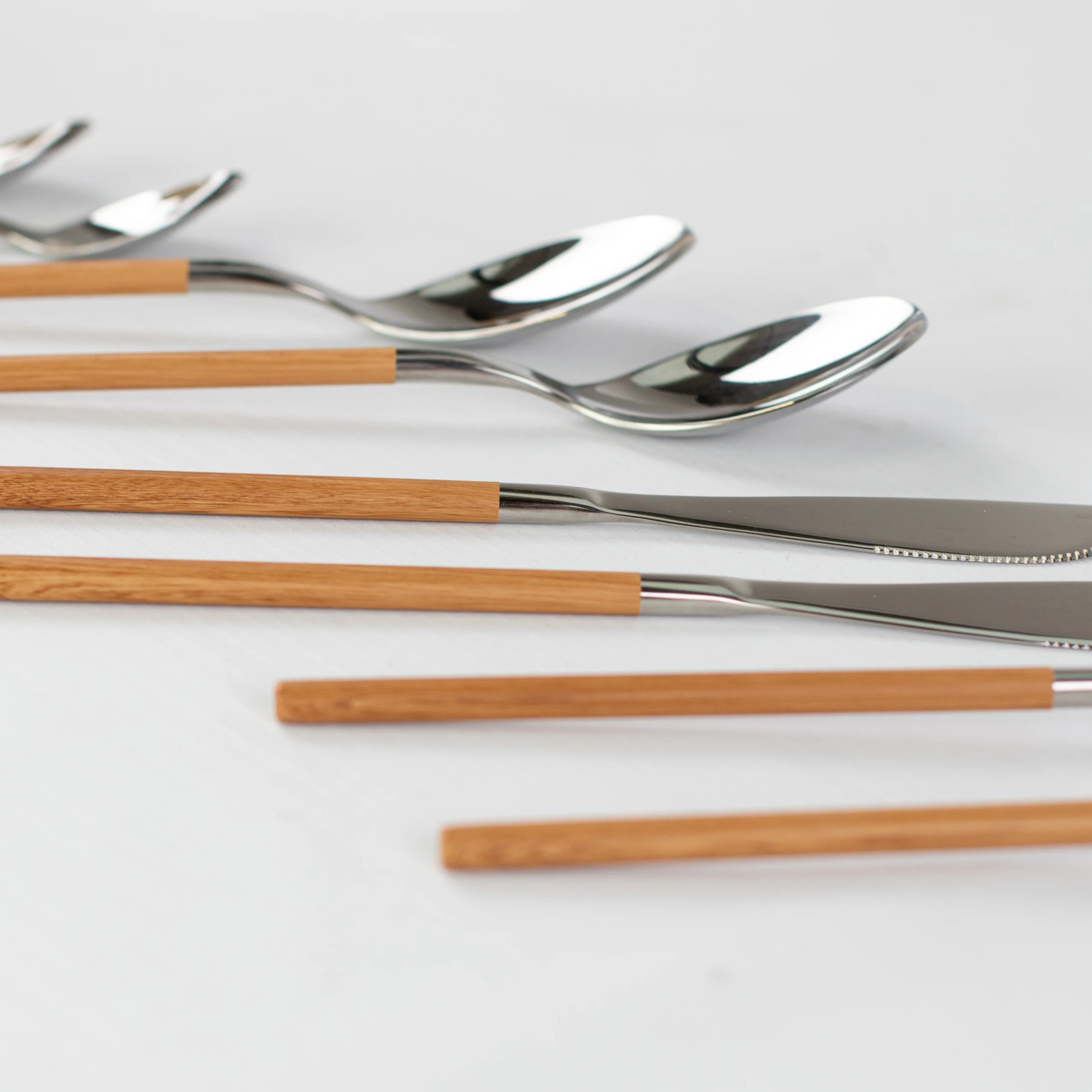Pack of Teaspoons with Wood Effect (Pack of 4) - Image 3