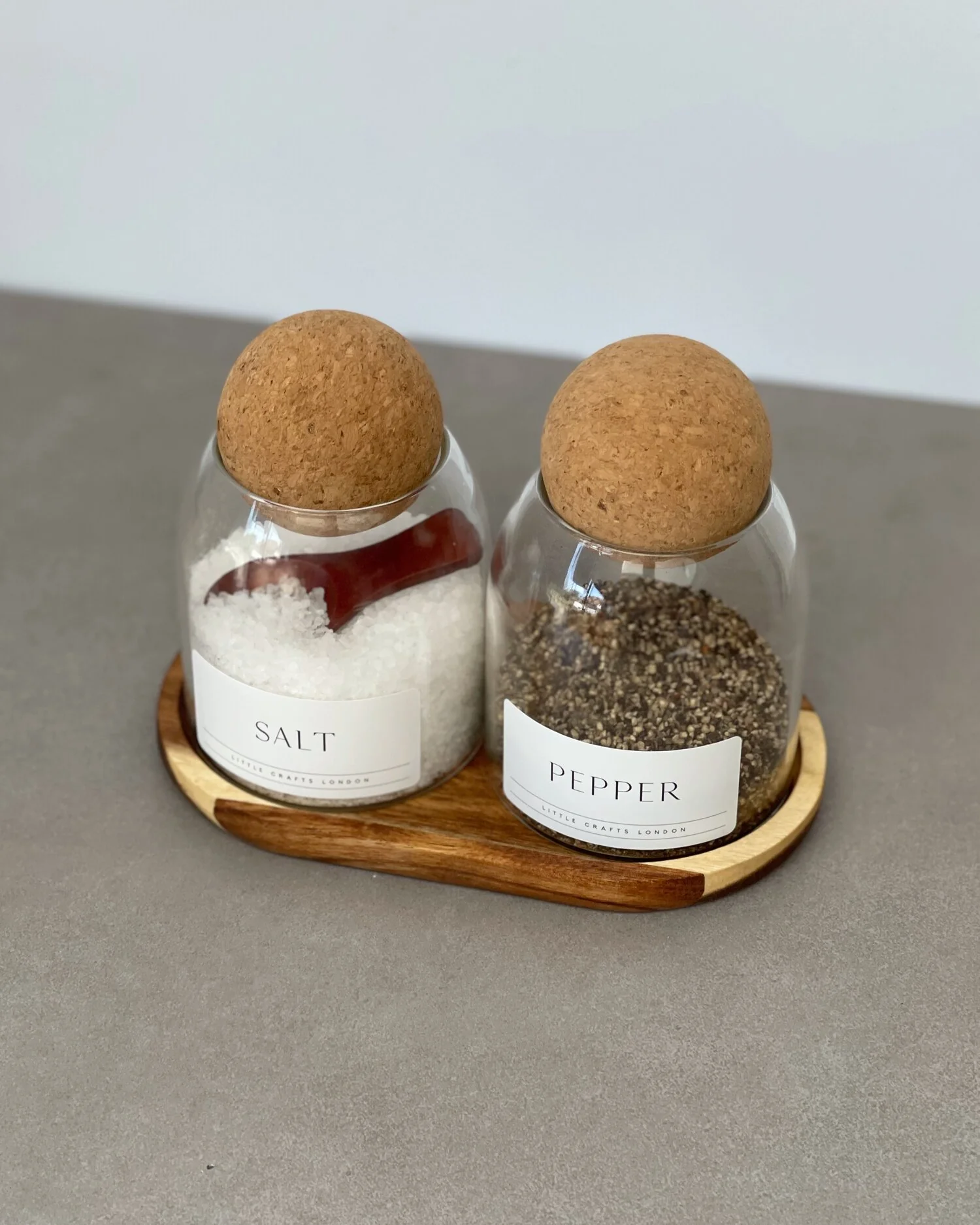Set of 2 Cork Ball Glass Jars - Salt and Pepper 500ml - Image 4