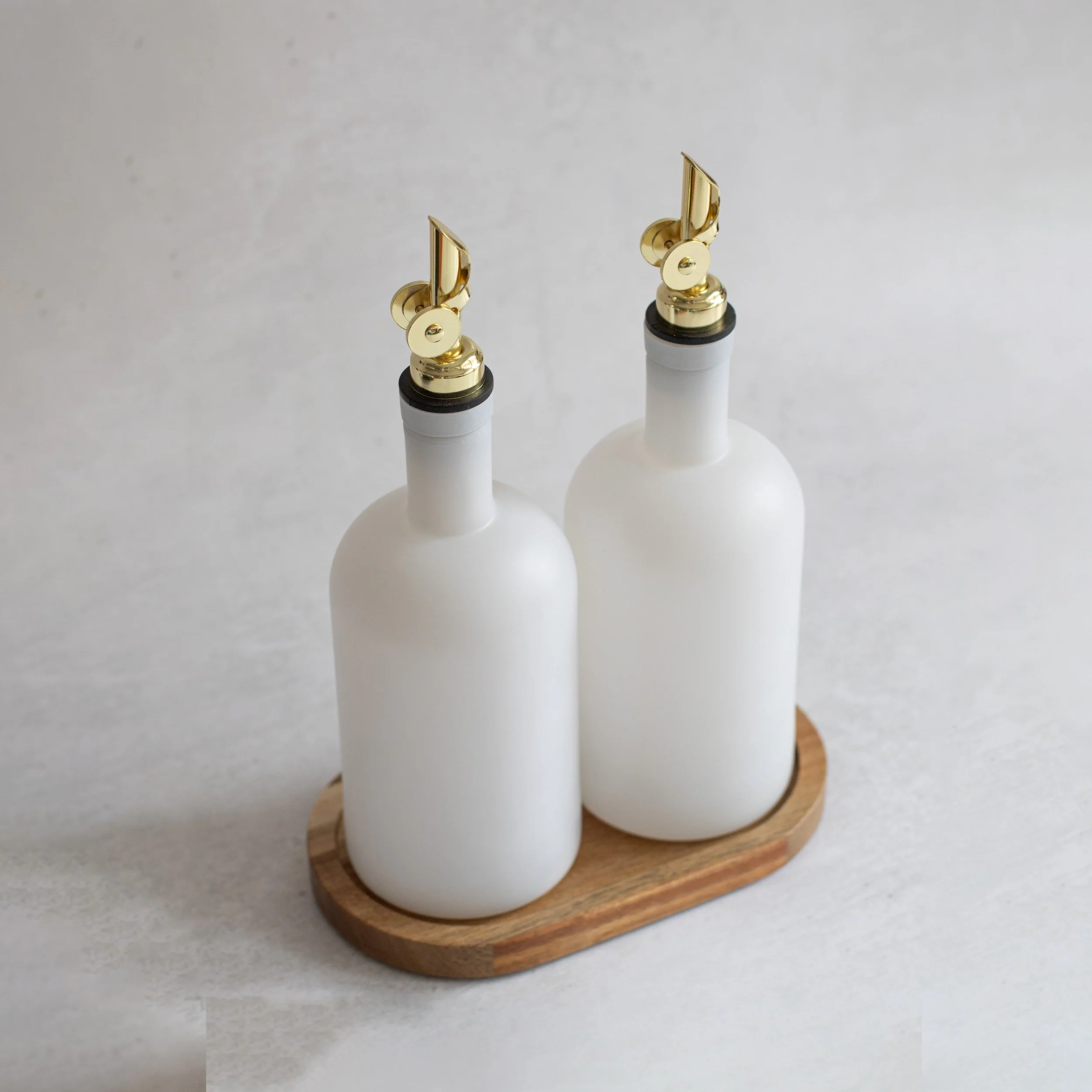 Set of 2 Frosted White Round Glass Oil Bottle 500 ML & Acacia Oval Tray - Image 9