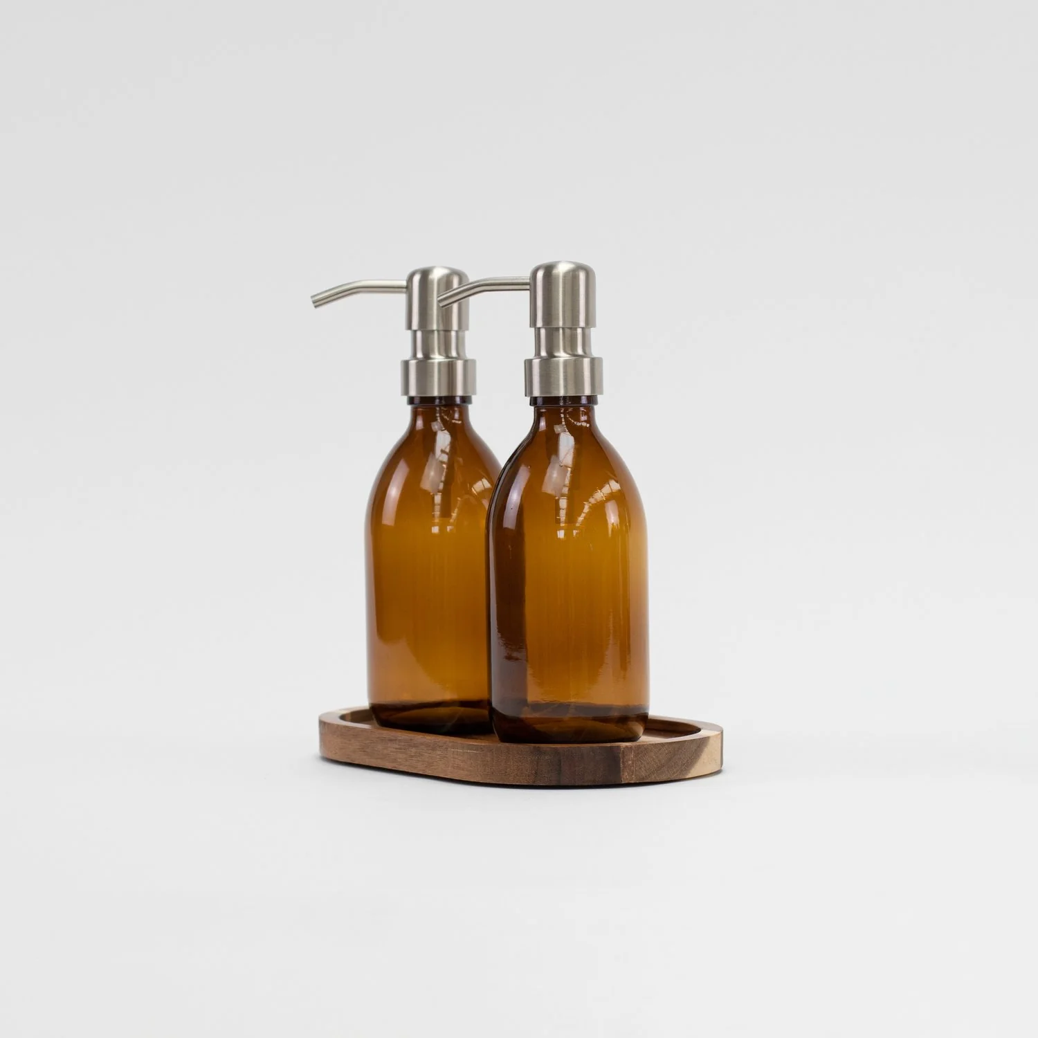 Set of 2x Amber Glass Bottles 300 ML Blank Metal Pump & Oval Acacia Tray - Image 3