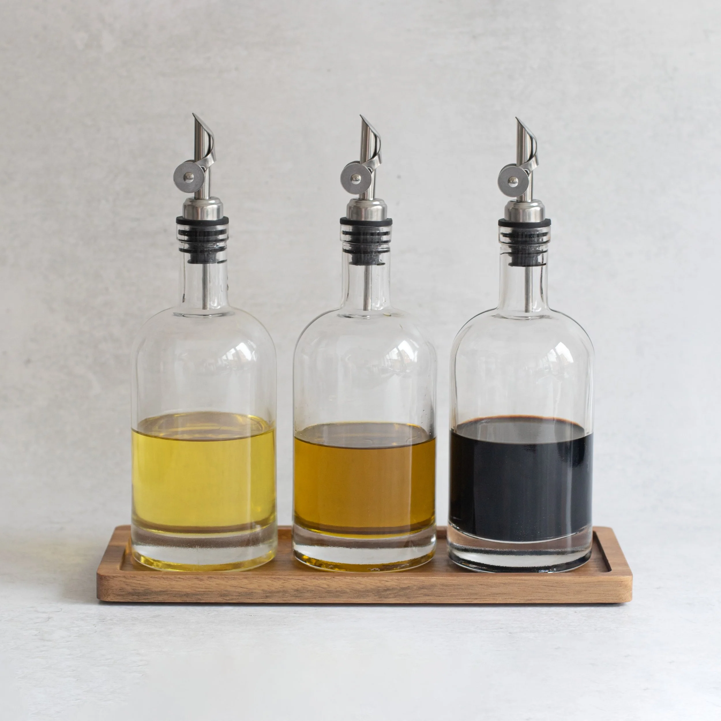 Set of 3 Round Glass Oil Bottle 500 ML & Rectangle Tray - Image 4